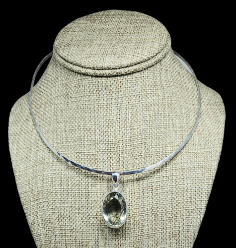 Sterling Silver Pendant with Green Garnet